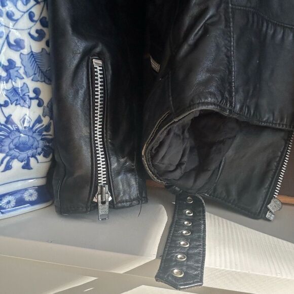 Vintage Black Leather Jacket - Picture 13 of 16